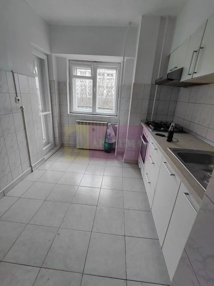 Vanzare apartament bd Unirii, vedere exclusiv la bulevard