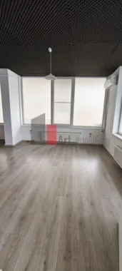 Spatiu comercial 2 etaje stradal, compartimentat