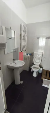 Spatiu comercial 2 etaje stradal, compartimentat