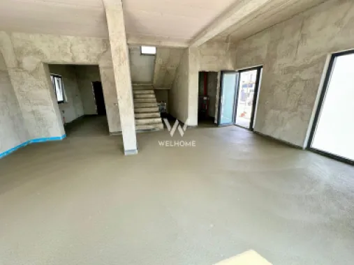 Casă single modernă, eficientă energetic și curte generoasă
