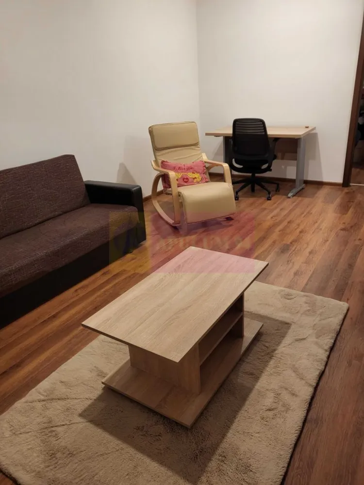 Apartament 2 camere 49mp Popești-Leordeni - 10 min Metrou Leonida - Vă propunem spre vanzare un apartament semidecomandat de 2 camere, pregătit pentru mutare imediată - se vinde complet mobilat și utilat (precum in poze) bloc izolat termic, construit în anul 2019 supravegheat video și acces prin interfon. Blocul este de tip P+3, cu doar cate 2 apartamente pe etaj, într-o zonă liniștită.
Apartamentul este situat la etajul 3/3, într-un bloc cu acoperiș tip mansardă. Nu are vecini deasupra, nu are bloc construit în față și nu există posibilitatea construirii unuia, astfel că locuința beneficiază de lumină naturală permanentă.
Dotări incluse: centrală proprie - aer condiționat - mașină de spălat - aragaz și cuptor - hotă - 2 televizoare - mobilier complet în toate camerele.
Această proprietate este ideală pentru o familie care își dorește să locuiască într-un mediu urban, dar să beneficieze de intimitate și confort.
Avantajele zonei:
Acces la mijloacele de transport în comun facilitând deplasarea rapidă către centrul Bucureștiului - stații de metrou Dimitrie Leonida sau Berceni (acces facil ~10-15 minute de mers pe jos) si STB (circulă între pasarela metrou Berceni și metrou Nicolae Teclu – IKEA Pallady).
Proximitate față de centre comerciale – La Strada, Mega Image/ Penny/ Lidl/ Farmacia Tei și diverse magazine, farmacii și restaurante sunt la doar câteva minute de mers pe jos sau cu mașina.
Școli și grădinițe de calitate în imediata apropiere, ceea ce face zona ideală pentru familiile cu copii.
Parcuri și spații verzi – zonă ideală pentru relaxare și activități recreative, la câteva minute de mers de parcurile locale.
Infrastructură modernă – străzi asfaltate, iluminat public și acces rapid la toate facilitățile urbane.
Proprietatea este disponibila imediat.
Comision agentie 3% + tva din pretul de vanzare.
Pentru mai multe detalii sau pentru a programa o vizionare, nu ezitați să ne contactați – Cristi/ Apulum 94/ Tel. Mobil: (004) 0733683462 !