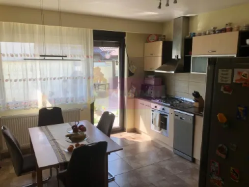 Vila premium OPORTUNITATE EXCELENTA zona foarte linistita Popesti