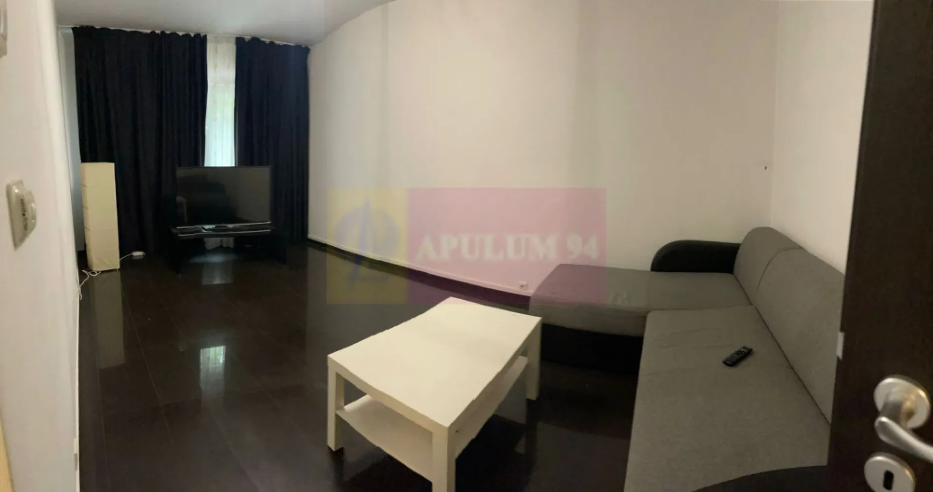 Apartament 3 camere, loc parcare, zona Sos. Berceni-Oltenitei - Vă propunem spre vanzare un apartament de 3 camere, situat într-o zonă deosebit de atractivă, Piata Berceni si vav de de Spitalul Bagdasar.
Apartamentul este decomandat, renovat, etaj 1 din 8, bloc din 1981, suprafata de ~65mp, incalzire in pardoseala in living, usa metalica, tamplarie PVC, gresie, faianta, parchet, 2 băi complet funcționale, se vinde mobiliat ca in poze.
Dispune de loc de parcare.
Avantajele zonei:
Acces excelent la transportul public: Stația de metrou se află la maxim 15 minute de mers pe jos, Mall Sun Plazza la 2 statii STB - asigurând legături rapide cu toate zonele importante din București.
Delta Vacaresti si Parcului Tineretului: vă puteți bucura de activități recreative în aer liber, spații de joacă pentru copii, piste de alergare și zone de relaxare
Infrastructură educațională și medicală excelentă: scoli, grădinițe, și clinici medicale în apropiere, oferindu-vă liniștea necesară pentru familia dumneavoastră
În vecinătate se află supermarketuri, restaurante, cafenele și centre de fitness, oferindu-vă toate facilitățile la îndemână.
Cartier sigur și bine întreținut, ideal pentru familii, cu acces rapid la centrele de interes urban, dar și liniște și siguranță.
Acest apartament este o oportunitate excelentă pentru cei care doresc un stil de viață activ, dar și liniștit, în mijlocul unui cartier verde și bine conectat.
Proprietatea este disponibila imediat.
Comision agentie 3% + tva din pretul de vanzare.
Pentru mai multe detalii sau pentru a programa o vizionare, nu ezitați să ne contactați – Cristi/ Apulum 94/ Tel. Mobil: (004) 0733683462 !