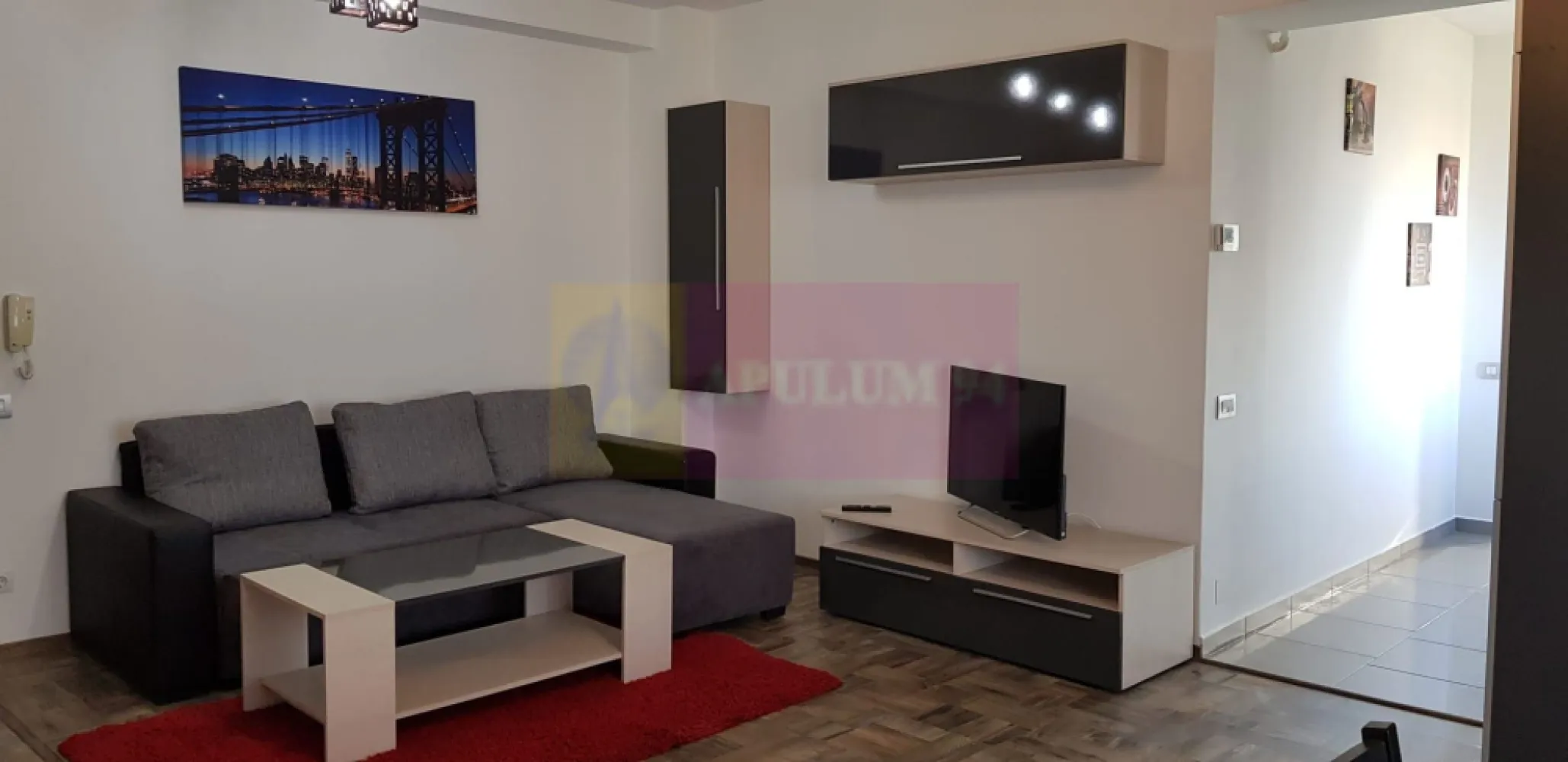 Apartament 2 camere 70 mp Sun Plaza - Delta Vacaresti - Vă propunem spre vanzare un apartament de 2 camere - este inconjurat de verdeata si parcuri si se afla in sectorul 4 intre Mall Sun Plaza, Parcul Tineretului si Delta Vacaresti. 
Blocul este din 2009, apartamentul se vinde cu tot ce se vede in poze, etaj 11/12, complet mobilat si utilat, având suprafața 70 mp se poate reconfigura în apartament cu 3 camere. Are 2 balcoane, unul închis cu acces din baie și unul deschis cu acces din living și din dormitor.

Avantajele zonei:
Acces excelent la transportul public: Stație de metrou si STB asigurând legături rapide cu toate zonele importante din București
Parcul Tineretului si Delta Vacaresti: vă puteți bucura de activități recreative în aer liber, spații de joacă pentru copii, piste de alergare și zone de relaxare
Infrastructură educațională și medicală excelentă: scoli, grădinițe, și clinici medicale în apropiere, oferindu-vă liniștea necesară pentru familia dumneavoastră
În vecinătate se află Mall Sun Plaza, supermarketuri, restaurante, cafenele și centre de fitness, oferindu-vă toate facilitățile la îndemână.
Cartier sigur și bine întreținut, ideal pentru familii, cu acces rapid la centrele de interes urban, dar și liniște și siguranță.
Proprietatea este disponibila imediat.
Comision agentie 3% + tva din pretul de vanzare.
Pentru mai multe detalii sau pentru a programa o vizionare, nu ezitați să ne contactați – Cristi/ Apulum 94/ Tel. Mobil: (004) 0733683462 !