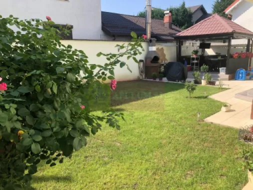 Vila premium OPORTUNITATE EXCELENTA zona foarte linistita Popesti