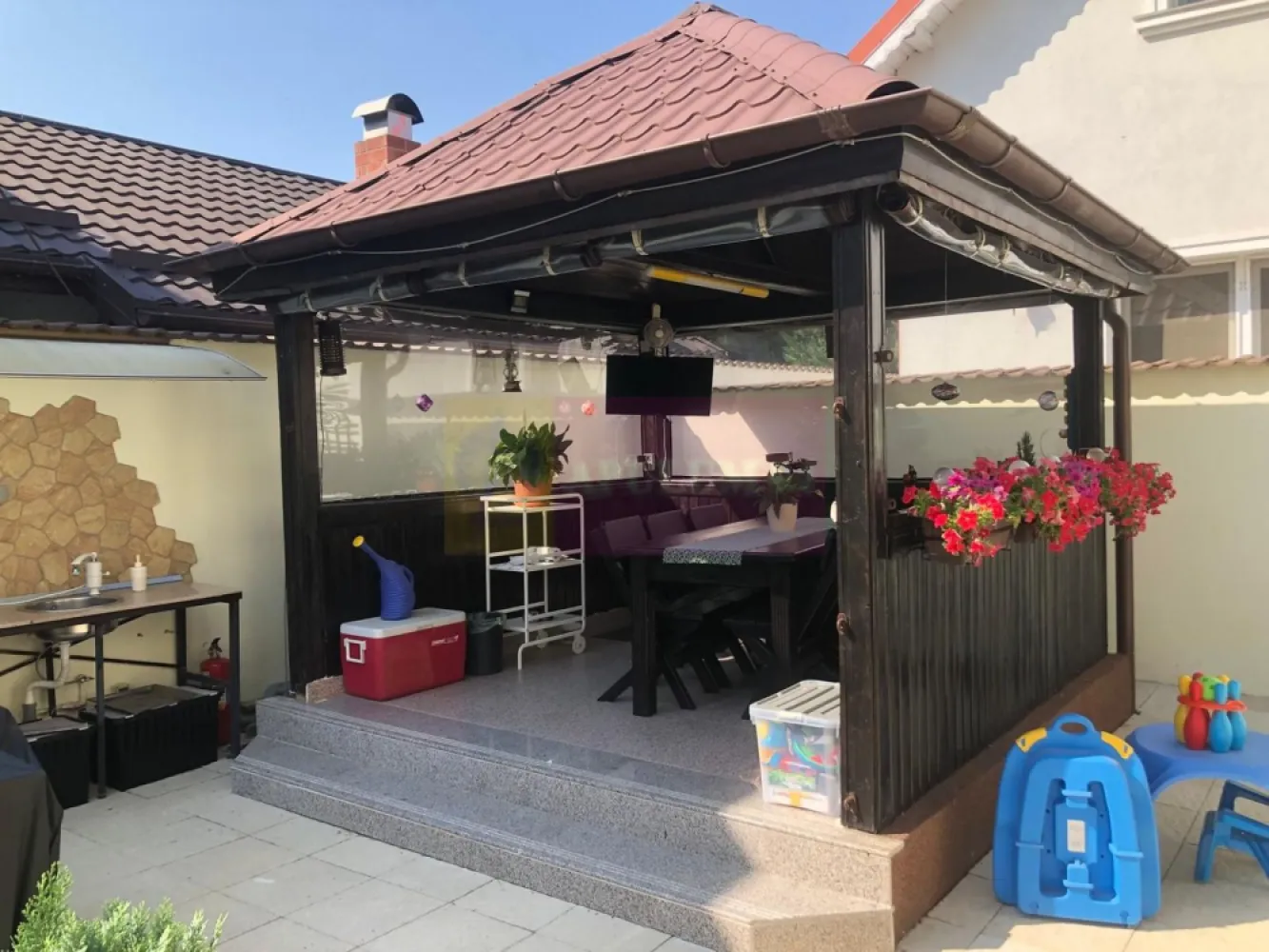 Vila premium OPORTUNITATE EXCELENTA zona foarte linistita Popesti