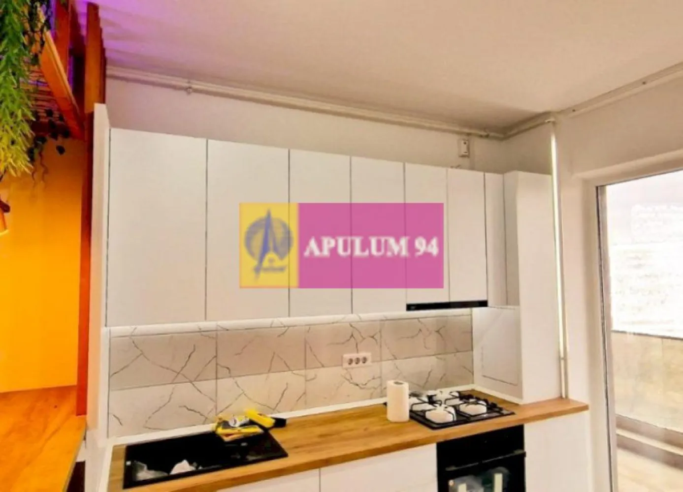 Apartament 2 camere LUX 52mp Delta Vacaresti, loc parcare inclus - Vă propunem spre vanzare un apartament de 2 camere, situat într-o zonă deosebit de atractivă, cu vedere/ la cativa pasi de DELTA VACARESTI.
Apartamentul este din 2018 LUX - nou - nu a locuit nimeni, etaj 3/6 Centrala termica de apartament. Tamplarie PVC 5 camere cu geam termopan LOW e 4 seasons. 
Este in totalitate nou si modern mobilat:
- bucatarie open space completa utilata, plita pe gaz, hota, frigider
- dormitor mobilat pat si saltea avand spatar tapitat pe perete, dulap pentru haine
- hol mobilat cu dulap pentru haine & incaltaminte si cuier
- sufragerie cu canapea pentru 3 persoane MOBEXPERT
Blocul are lift de 4 persoane.
Loc de parcare inclus in pret.
Avantajele zonei:
Acces excelent la transportul public, asigurând legături rapide cu toate zonele importante din București
DELTA VACARESTI: vă puteți bucura de activități recreative în aer liber, de alergare și zone de relaxare
Infrastructură educațională și medicală excelentă: scoli, grădinițe, și clinici medicale în apropiere, oferindu-vă liniștea necesară pentru familia dumneavoastră
În vecinătate se află supermarketuri, restaurante, cafenele și centre de fitness, oferindu-vă toate facilitățile la îndemână.
Cartier sigur și bine întreținut, ideal pentru familii, cu acces rapid la centrele de interes urban, dar și liniște și siguranță.
Acest apartament este o oportunitate excelentă pentru cei care doresc un stil de viață activ, dar și liniștit, în mijlocul unui cartier verde și bine conectat.
Proprietatea este disponibila imediat.
Comision agentie 3% + tva din pretul de vanzare.
Pentru mai multe detalii sau pentru a programa o vizionare, nu ezitați să ne contactați – Cristi/ Apulum 94/ Tel. Mobil: (004) 0733683462 !