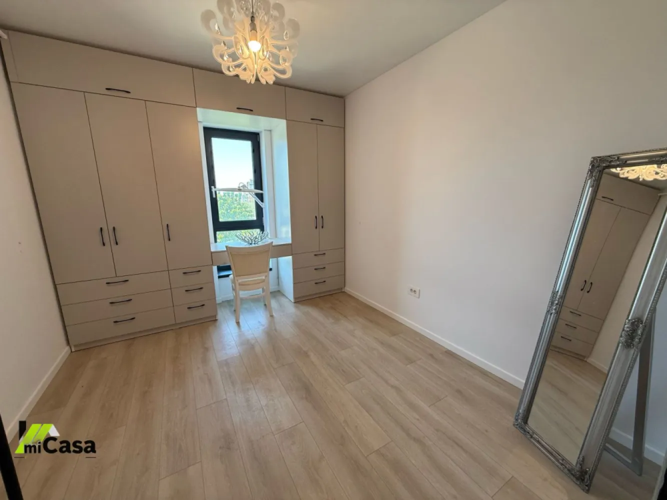 3 camere, Flamingo Luxury 2