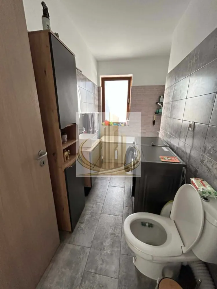 Apartament cu 2 camere, decomandat, 70 mp | Torontal | Investitie |