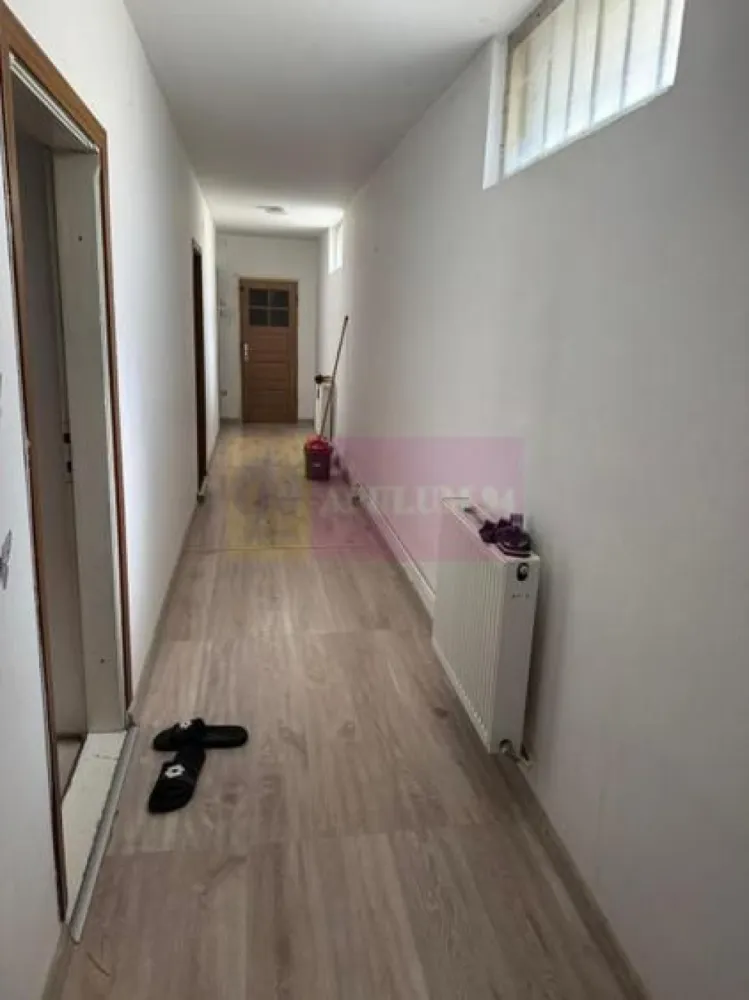 Vila 134 mp + 100mp teren, zona Metrou Piata Sudului - SUN PLAZA