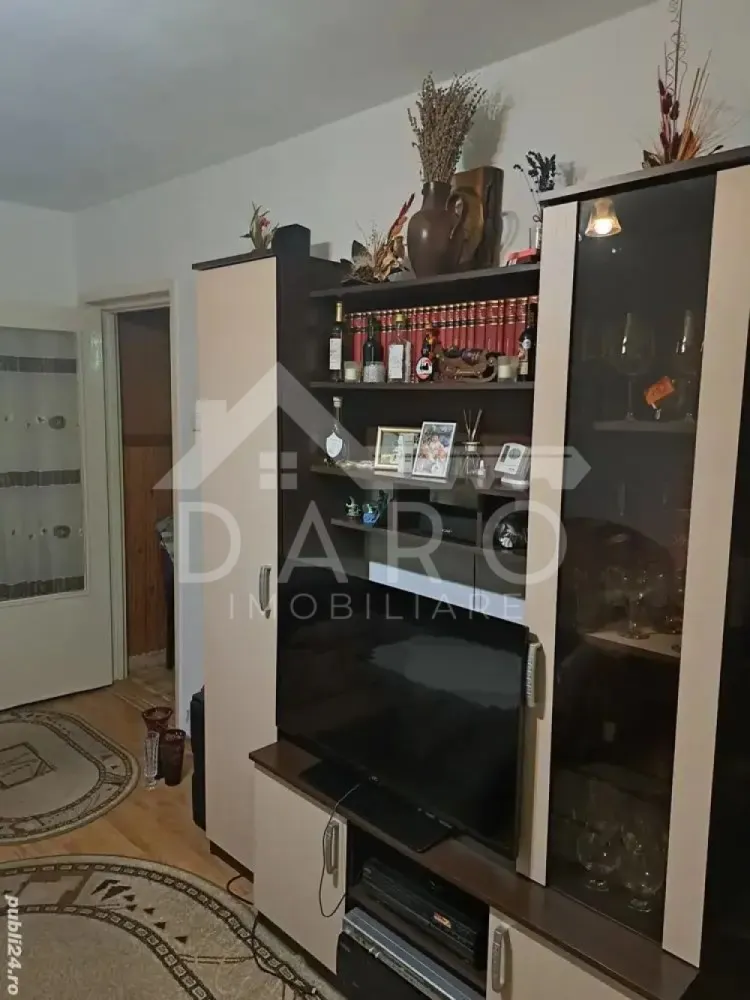 apartament de vanzare - 🏡 De vânzare – Apartament 3 camere, Dâmbu Pietros, Târgu Mureș

📍 Situat într-o zonă liniștită și foarte căutată din cartierul Dâmbu Pietros, acest apartament de 3 camere este alegerea ideală pentru o familie sau pentru investiție!

✨ Detalii:

Etaj: 4

Mobilat complet

Compartimentare practică și luminoasă

Bloc izolat termic

Aproape de școală, grădiniță, magazine și stații de autobuz

💰 Preț: 82.000 €
📞 Contact: 0749 535 729
🏠 DARO Imobiliare – partenerul tău de încredere în imobiliare