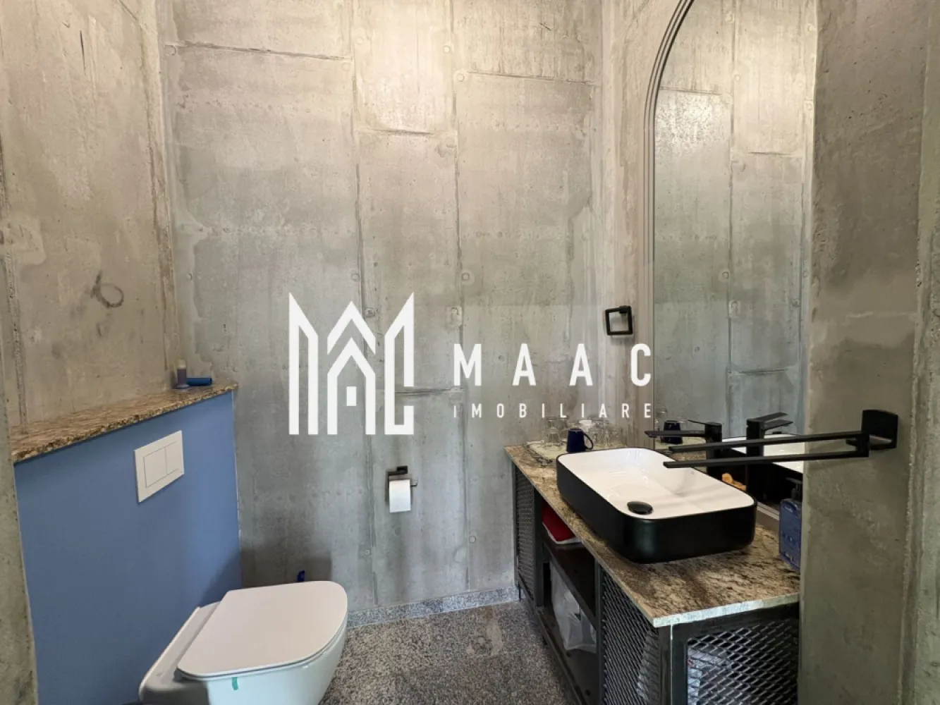 Spatiu birouri i 80 mp I Utilat I Zona de vest I - MAAC Imobiliare vă propune spre închiriere un spațiu modern, ideal pentru birouri sau activități comerciale, situat în zona de vest a Sibiului, la stradă principală – pe strada Salzburg.

Proprietatea este nouă și complet utilată, având o suprafață de 80 mp, compartimentată eficient în 2 camere luminoase. Spațiul beneficiază de vitrină generoasă la stradă, oferind vizibilitate excelentă pentru orice tip de activitate.

În plus, imobilul dispune de locuri de parcare, un avantaj important atât pentru angajați, cât și pentru clienți.

Datorită poziționării strategice și dotărilor moderne, acest spațiu reprezintă o oportunitate ideală pentru dezvoltarea afacerii dumneavoastră

Pentru mai multe detalii precizați ca ați văzut anunțul cu ID CP3012580