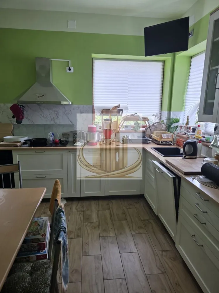 Casa 190mp cu teren 1100mp Lipovei
