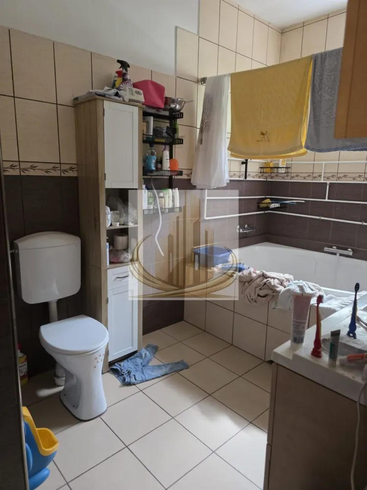 Casa 190mp cu teren 1100mp Lipovei
