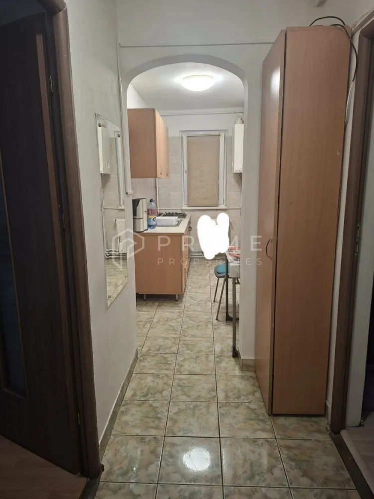 Apartament cu 3 camere | parter | zona Dambu Pietros