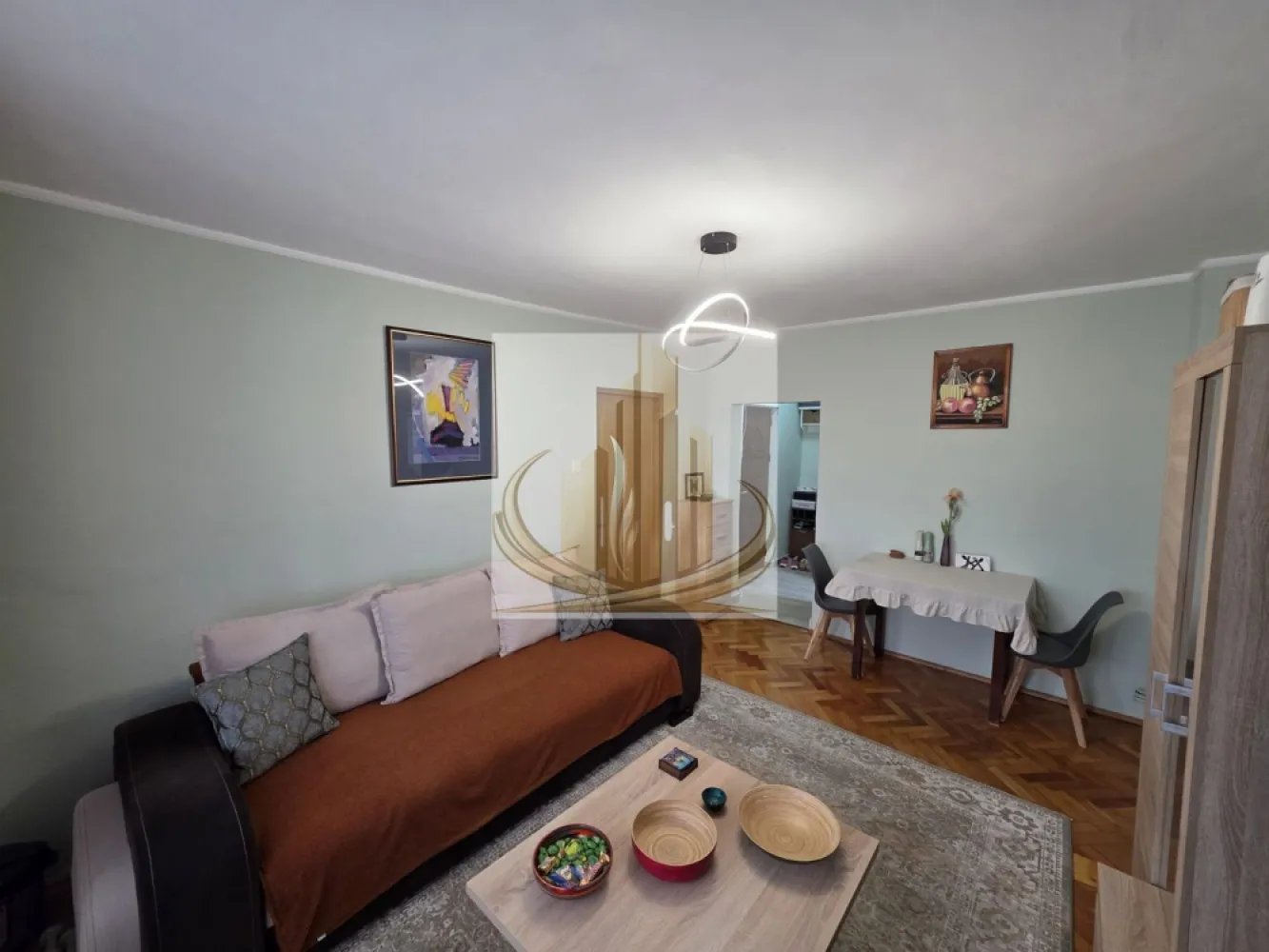 Apartament 3 camere de vânzare – Gheorghe Lazăr - Va propunem spre vanzare
Apartament complet renovat în 2025, situat în zona Gheorghe Lazăr, cu acces facil către toate punctele de interes: mijloace de transport, supermarketuri, școli, Iulius Town și centru.

Suprafață utilă: 61 mp
Compartimentare eficientă – 3 camere luminoase
Etaj 7 din 10, cu vedere panoramică deosebită asupra orașului
Balcon închis
Mobilat lux și utilat complet, totul nou și pregătit pentru mutare imediată

Apartamentul beneficiază de finisaje moderne, mobilier premium și electrocasnice de calitate, fiind ideal atât pentru locuit, cât și pentru investiție.

Pentru mai multe detalii sau programarea unei vizionări, mă puteți contacta în privat.

ID intern: CP3091427