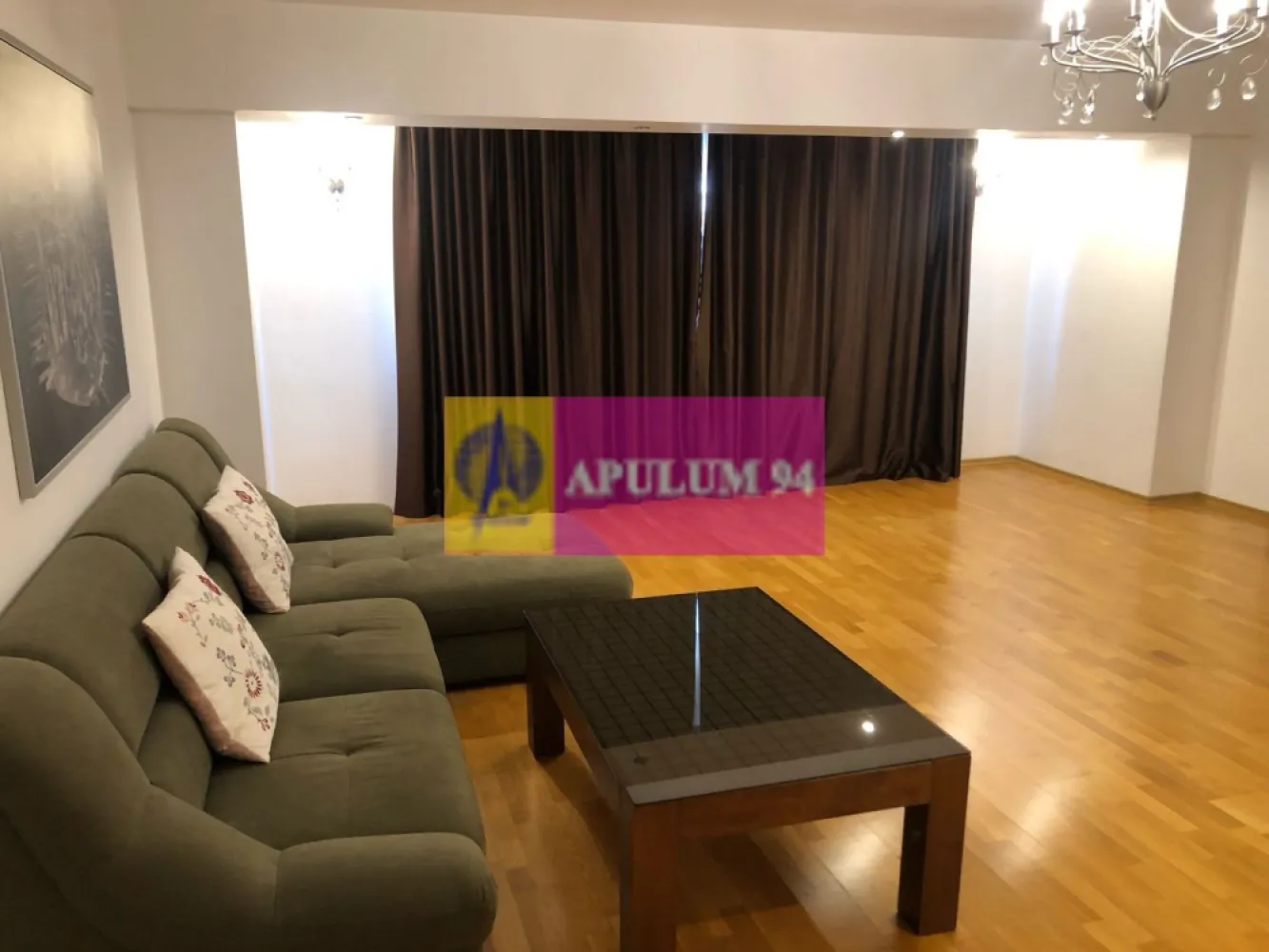 Apartament 3 camere LUX, 99mp, B-dul Unirii, loc parcare inclus - Vă propunem spre vanzare un apartament de 3 camere, situat într-o zonă linistita si deosebit de atractivă, pe bulevardul UNIRII - Rond Alba Iulia.
Apartamentul este renovat, decomandat etaj 5/10, termopane generatie noua - perfect pentru familii în căutarea unei locatii moderne, cu acces rapid la toate facilitățile urbane.Compartimentare: living (~40 mp) & 2 dormitoare luminoase & 2 bai si un balcon, AC, contorizare separata, paza - supraveghere video, portar. 
Locul de parcare (acces auto controlat) este inclus in pret.
Avantajele zonei:
Acces excelent la transportul public: STB si stația de metrou Unirii asigurând legături rapide cu toate zonele importante din București.
Infrastructură educațională și medicală excelentă: scoli, grădinițe, și clinici medicale în apropiere, oferindu-vă liniștea necesară pentru familia dumneavoastră
În vecinătate se află supermarketuri, restaurante, cafenele și centre de fitness, oferindu-vă toate facilitățile la îndemână.
Cartier sigur și bine întreținut, ideal pentru familii, cu acces rapid la centrele de interes urban, dar și liniște și siguranță.
Acest apartament este o oportunitate excelentă pentru cei care doresc un stil de viață activ, dar și liniștit, în mijlocul unui cartier central și bine conectat.
Proprietatea este disponibila imediat. 
Comision agentie 3% + tva din pretul de vanzare. 
Pentru mai multe detalii sau pentru a programa o vizionare, nu ezitați să ne contactați – Cristi/ Apulum 94/ Tel. Mobil: (004) 0733683462 !