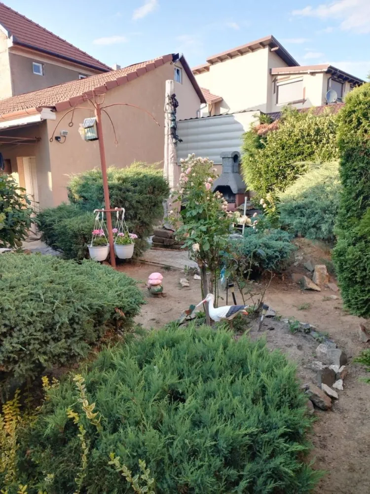 ageuropa.ro vinde casa in zona 14 Mai cu 3 cam. si teren aferent de 500mp. - Agenția EUROPA vinde casa individuala cu 3 camere si teren 500mp în zona 14 Mai.