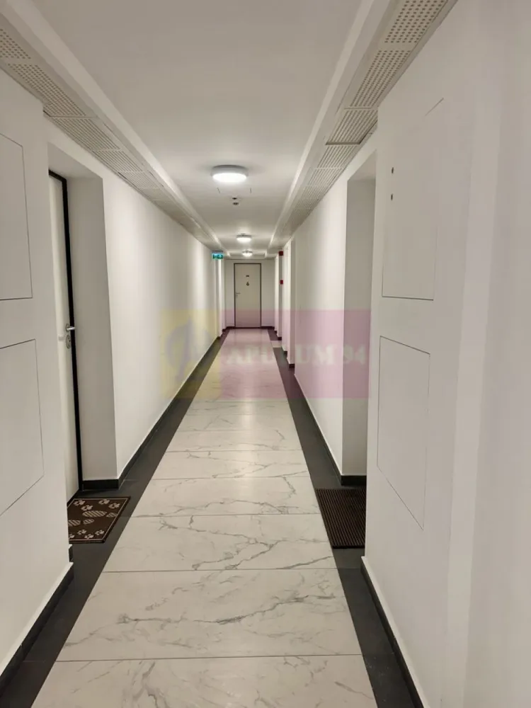 Apartament 2 camere Sebastian - Vulcan Residence/ Loc de parcare+boxa - Compania imobiliara Apulum94 va propune pentru inchiriere un apartament de 2 camere situat in zona Sebastian -Vulcan Residence, finalizat in 2024 Locuința este complet mobilată și utilată, amenajată cu bun gust, gata pentru mutare imediată. Apartamentul beneficiază de loc de parcare inclus și boxă de depozitare, ideale pentru un plus de confort și spațiu.

📍 Complex nou, acces facil
🏢 Construcție 2024
🛋️ Mobilat și utilat complet
🚗 Loc de parcare
📦 Boxă de depozitare
📞 Contact: Dorin Dinu – 0733 683 454
🏢 Apulum944, mobilat si utilat