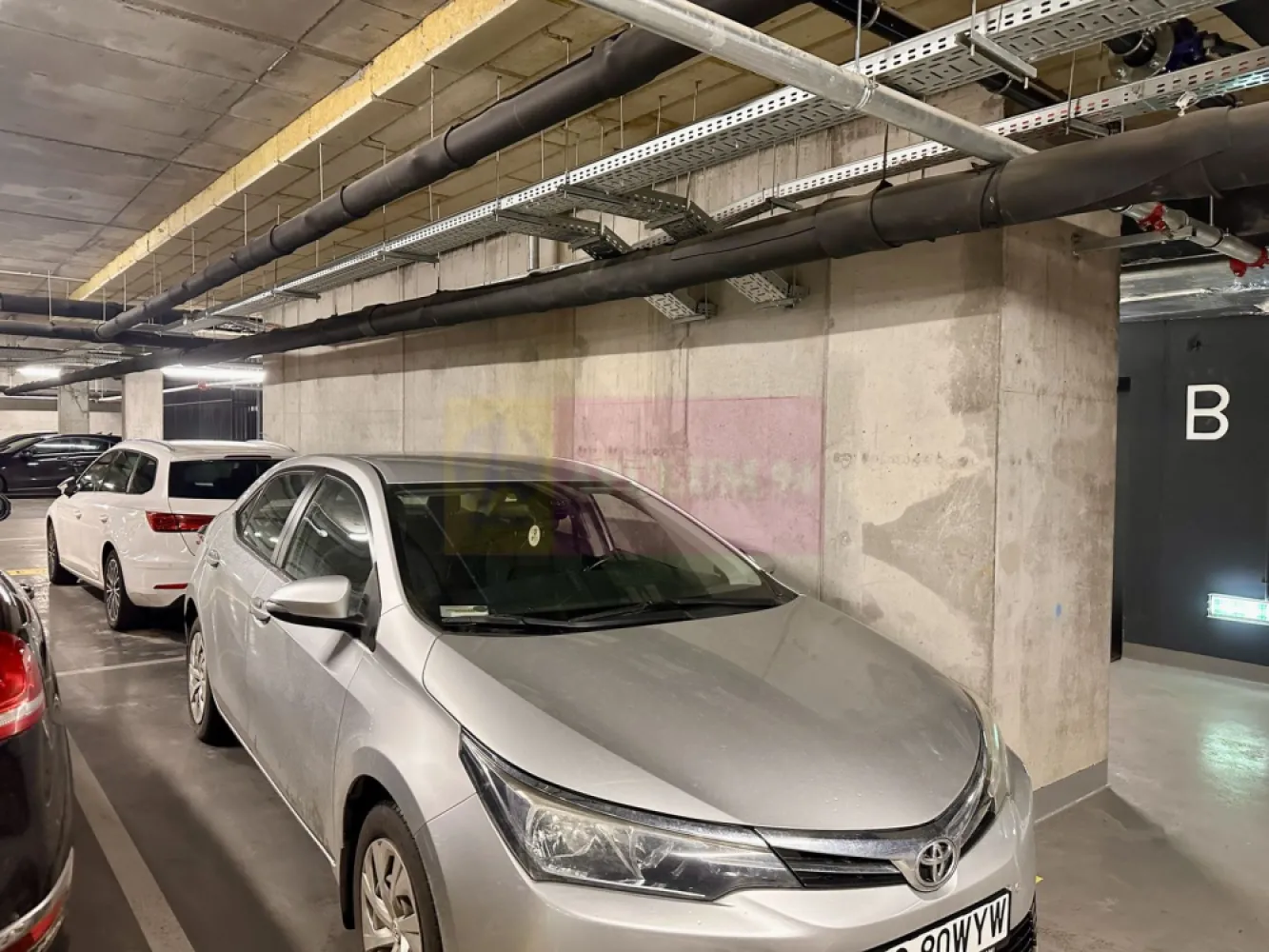 Apartament 2 camere Sebastian - Vulcan Residence/ Loc de parcare+boxa - Compania imobiliara Apulum94 va propune pentru inchiriere un apartament de 2 camere situat in zona Sebastian -Vulcan Residence, finalizat in 2024 Locuința este complet mobilată și utilată, amenajată cu bun gust, gata pentru mutare imediată. Apartamentul beneficiază de loc de parcare inclus și boxă de depozitare, ideale pentru un plus de confort și spațiu.

📍 Complex nou, acces facil
🏢 Construcție 2024
🛋️ Mobilat și utilat complet
🚗 Loc de parcare
📦 Boxă de depozitare
📞 Contact: Dorin Dinu – 0733 683 454
🏢 Apulum944, mobilat si utilat
