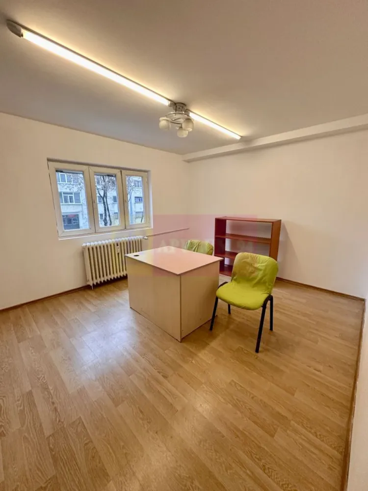 Apartament 2 camere-Sebastian Parc-Dumbrava noua - Apulum 94 va propune un apartament de doua camere confort1 sporit,decomandat situat in apropierea parcului Sebastian, intr-un bloc tip P ..Suprafata utila a apartamentuluieste de 57 mp,iar suprafata totala(cu balcon) este de 60 mp.Blocul este dat in folosinta in anul 1987.Apartamentul se se elibereaza la semnarea actelor..Pentru mai multe detalii sau vizionare va rog sa ma contactati la numarul de telefon 0733683454-Dinu Dorin/ Apulum94 .