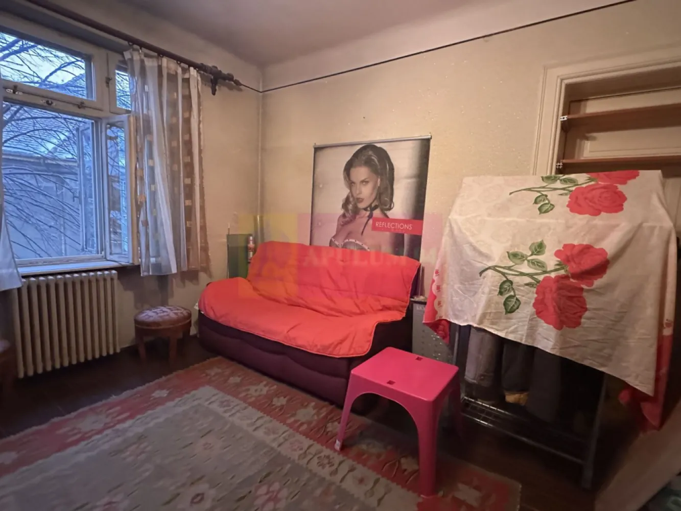 Apartament 4 camere Ferdinand-Gara de Est - Compania imobiliara Apulum94va oferă spre vânzare un apartament spațios de 4 camere, situat într-o zonă centrală și bine conectată – Ferdinand – Gara de Est. Imobilul se află la etajul 3 din 6, într-o clădire solidă construită în anul 1932, cu farmec arhitectural specific perioadei interbelice.

Apartamentul beneficiază de compartimentare generoasă, camere luminoase și un potențial excelent atât pentru locuire, cât și pentru investiție (rezidențial sau birouri).

Caracteristici principale:

4 camere

Etaj 3/6

An construcție: 1932

Clădire încadrată la risc seismic II

Zonă centrală, cu acces rapid la transport public și puncte de interes

Arhitectură deosebită

💰 Preț excepțional:.115.000 euro negociabil
📌 Comision agenție: 3%

📞 Contact: Dorin Dinu – 0733 683 454
🏢 Agenție: Apulum94