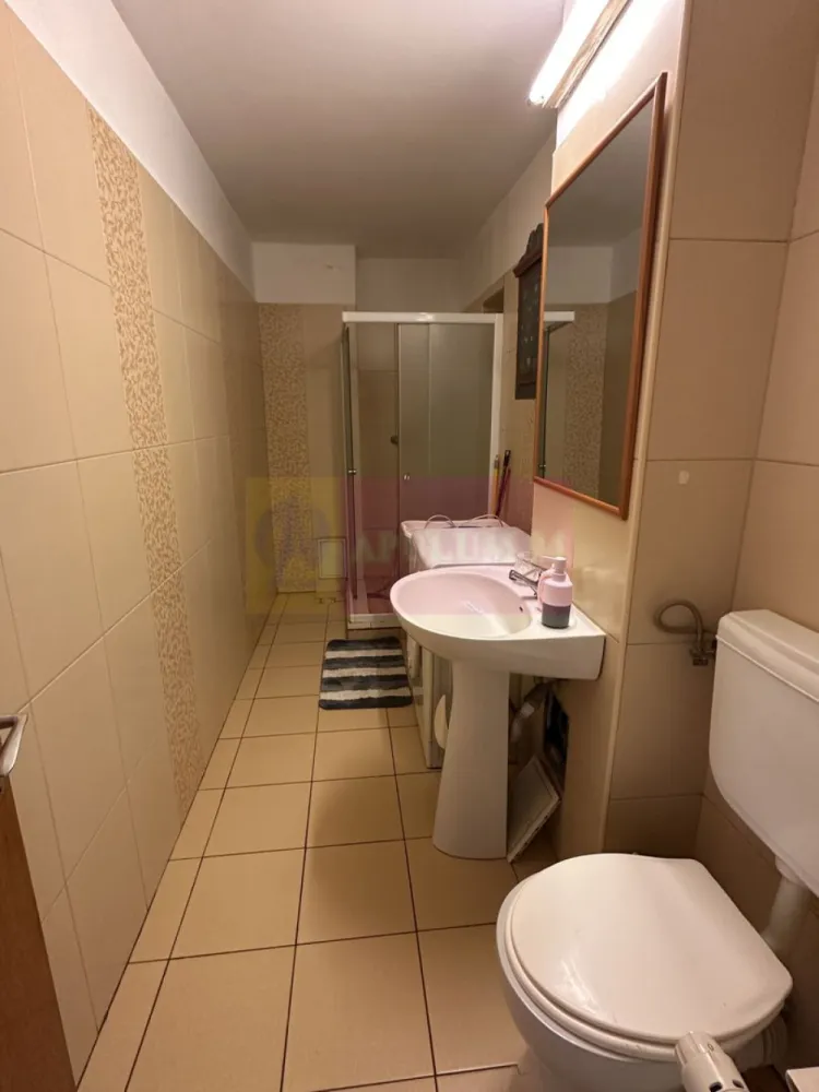 Apartament 2 camere Bulevardul Unirii-Union Plaza - Compania imobiliara Apulum94 va propune un apartament de doua camere situat in Bulevardul Unirii-Union Plaza confort 1 sporit ,decomandat,70 mp , 2 balcoane ,mobilat clasic, masina de spalat, frigider , aragaz.
 Pentru mai multe detalii sau o eventuala vizionare va rog sunati la numarul de telefon 0733683454-Dorin Dinu /Apulum 94.