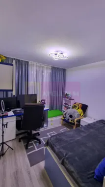 Apartament 3 camere 3/4 -Piata Resita