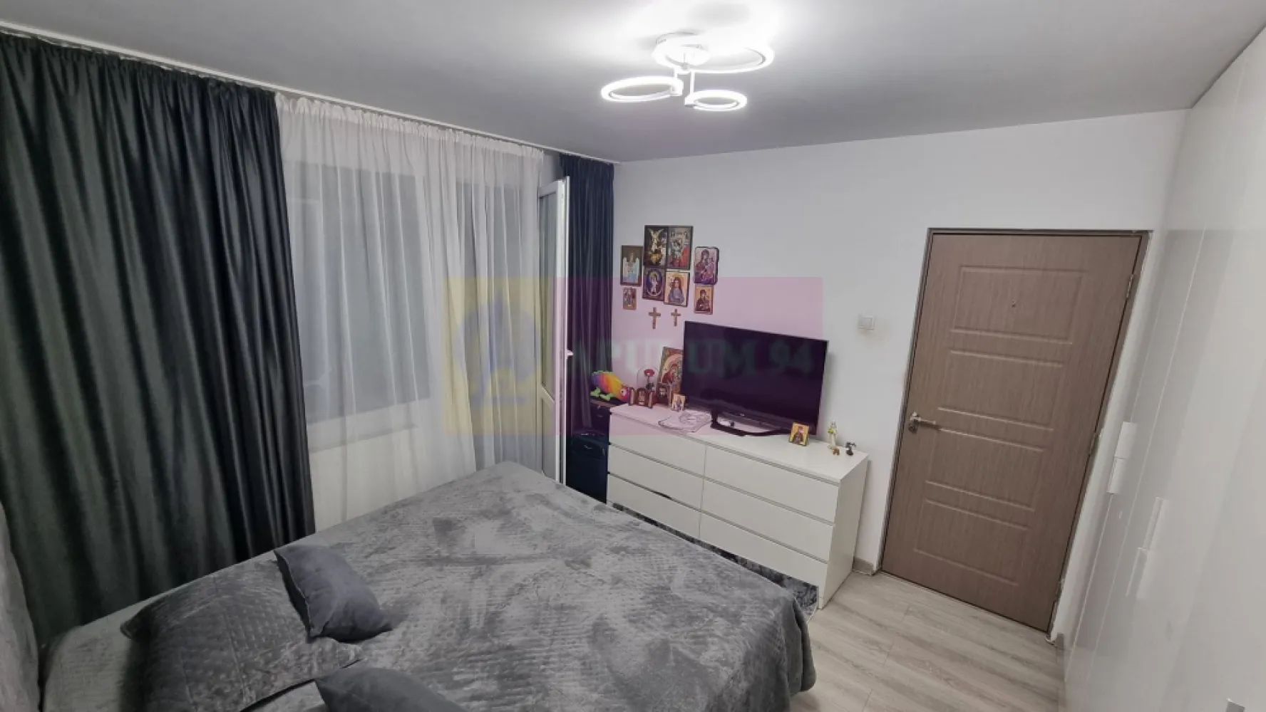 Apartament 3 camere 3/4 -Piata Resita