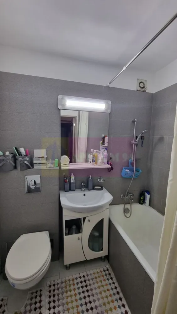 Apartament 3 camere 3/4 -Piata Resita