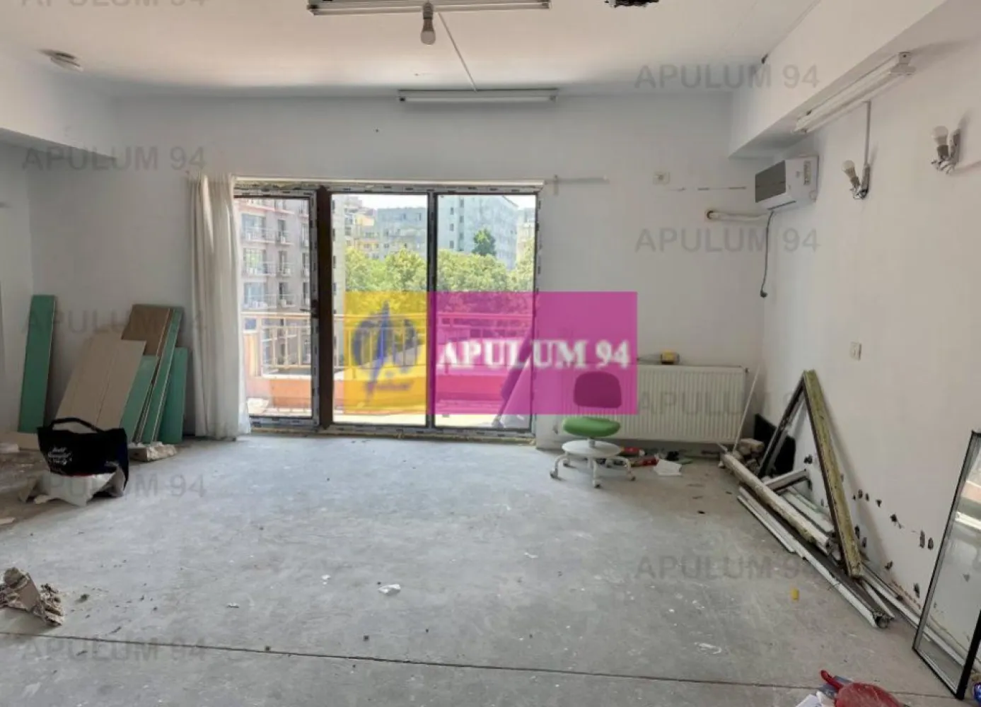 Apartament 2 camere Unirii- Turturele - Compania imobiliara Apulum94 va propune un apartament de doua camere in zona Bulevardul Unirii- strada Turturele intr-un bloc 2010.
 Situat la etajul 4 al unui bloc de 9 etaje si cu o suprafata utila de 78.14 mp plus o terasa de 7.28 mp ,rezultand o suprafata de 85.42 mp reprezinta o varianta atractiva atat pentru locuit cat si ca investitie.Apartamentul are suprafete foarte generoase : living 32,22 mp ,domitor 25,98 mp, baie 5,76 mp si bucatarie 13.18 mp.
 Pentru mai multe detalii sau o eventuala vizionare a apartamentului va ro g sunati la numarul de telefon : 0733683454- Dorin Dinu .