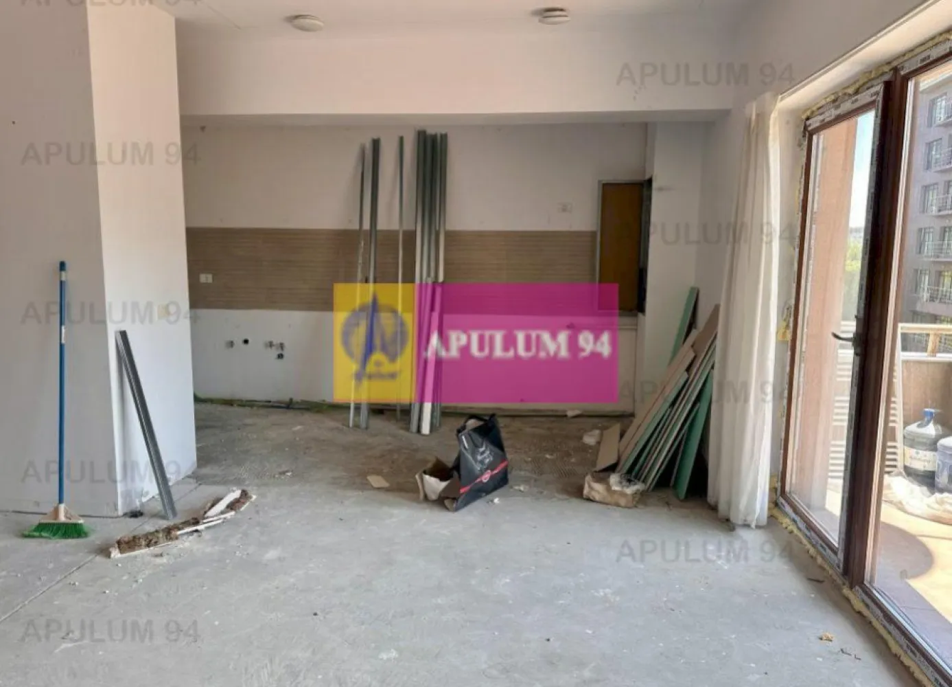 Apartament 2 camere Unirii- Turturele - Compania imobiliara Apulum94 va propune un apartament de doua camere in zona Bulevardul Unirii- strada Turturele intr-un bloc 2010.
 Situat la etajul 4 al unui bloc de 9 etaje si cu o suprafata utila de 78.14 mp plus o terasa de 7.28 mp ,rezultand o suprafata de 85.42 mp reprezinta o varianta atractiva atat pentru locuit cat si ca investitie.Apartamentul are suprafete foarte generoase : living 32,22 mp ,domitor 25,98 mp, baie 5,76 mp si bucatarie 13.18 mp.
 Pentru mai multe detalii sau o eventuala vizionare a apartamentului va ro g sunati la numarul de telefon : 0733683454- Dorin Dinu .