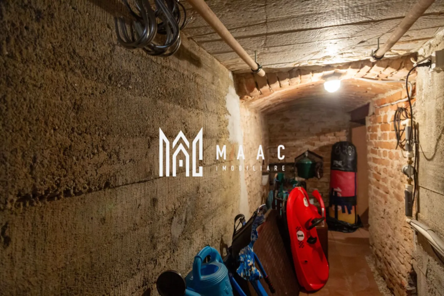 Casa 6 camere | P+M | Curte | 270 MPU | Zona Centrala