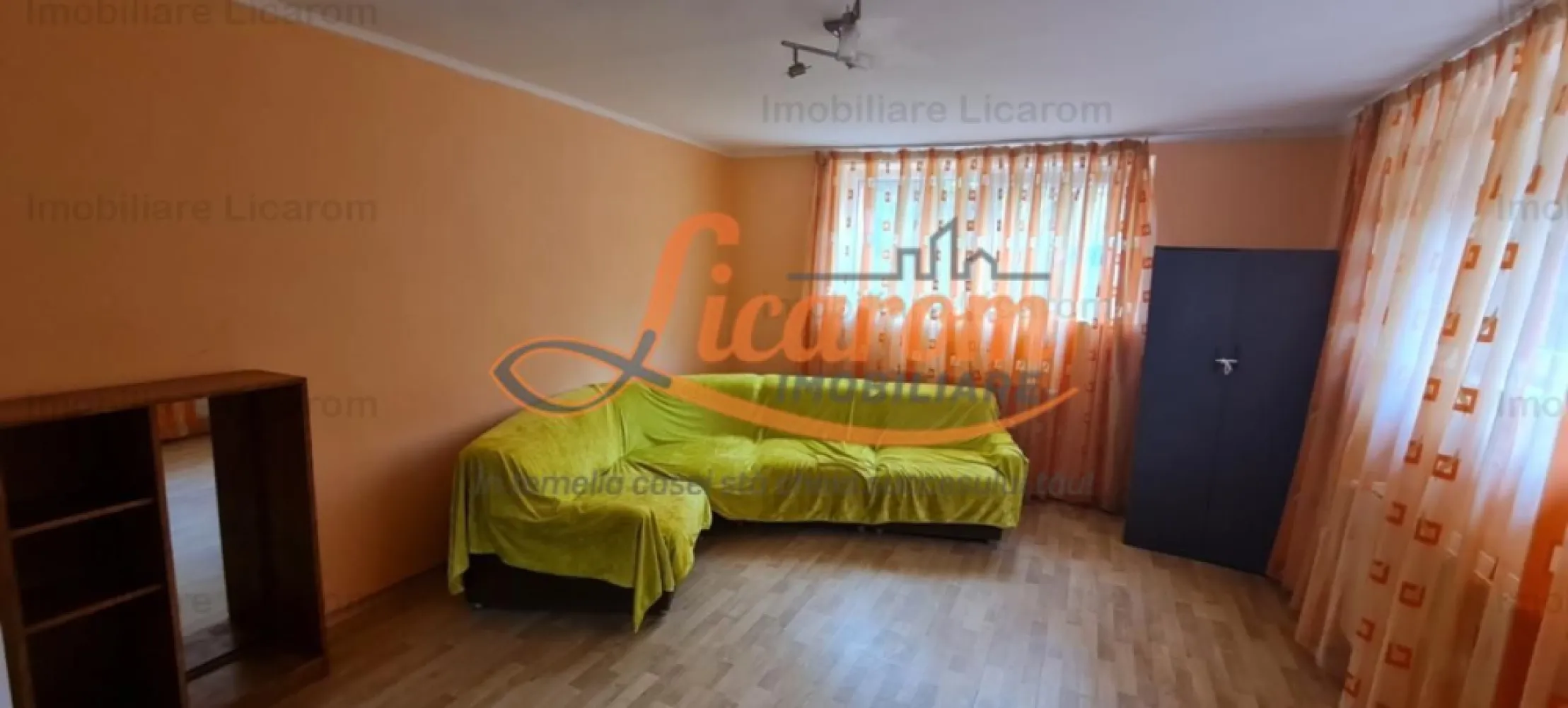 Casa individuala cu 2 apartamente, 6 camere,teren 403 mp,ASTRA.