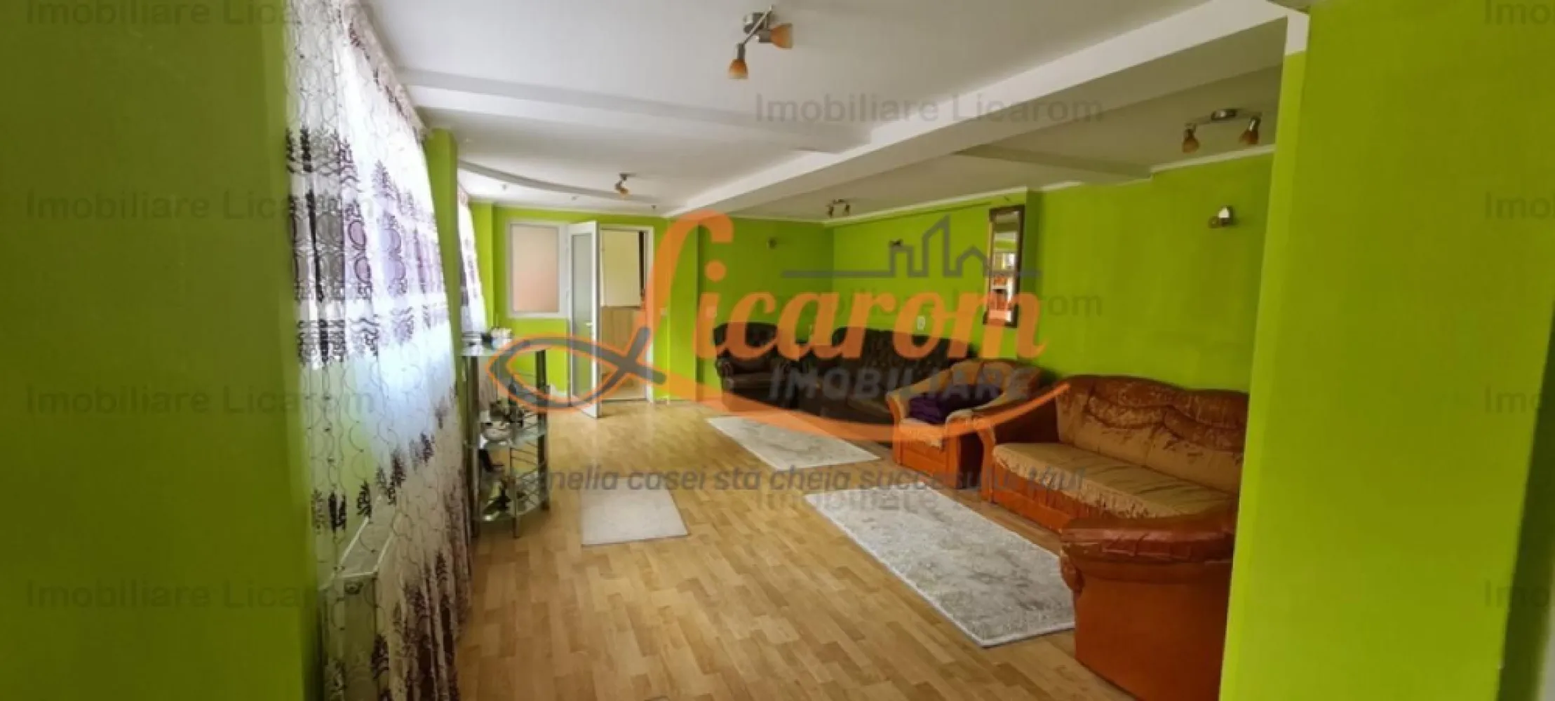 Casa individuala cu 2 apartamente, 6 camere,teren 403 mp,ASTRA.