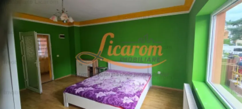 Casa individuala cu 2 apartamente, 6 camere,teren 403 mp,ASTRA.