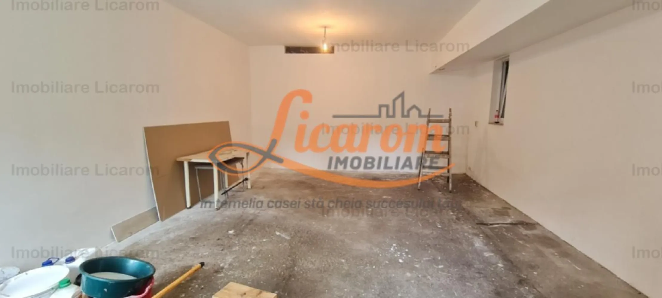 Casa individuala cu 2 apartamente, 6 camere,teren 403 mp,ASTRA.