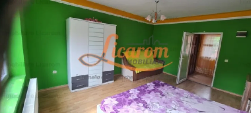 Casa individuala cu 2 apartamente, 6 camere,teren 403 mp,ASTRA.