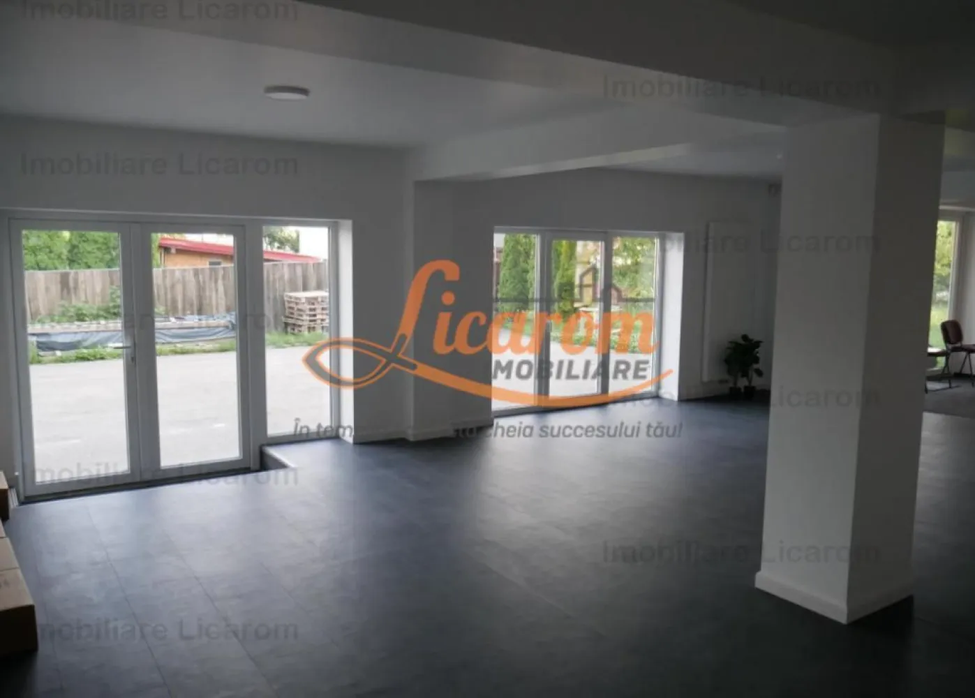 Vila Stupini pentru diverse activitati(gradinita after school),sau locuit - Agentia Licarom Imobiliare propune spre vanzare o vila in Stupini la 10 minute de centrul istoric si de autostrada A7,la 2 minute de centura Brasovului cu potential de transformare multipla (gradinita,after school ,inchiriere regim hotelier, spatiu mixt - firma+ locuinta). 
Imobilul a fost construit in 2004 si extins si modernizat in 2023 pe un teren de 2300 mp constituit din doua parcele una de 1500 mp pe care se afla imobilul si una de 800 mp cu o cale de acces secundara
Constructia este dispusa astfel :
la SUBSOL este spatiu tehnic in suprafata de 20 mp ,
la PARTER este zona deschisa in suprafata de aproximativ 160 mp, bucatarie si un spatiu tehnic si 2 sali de baie,hol si scari de acces la mansarda,
Iar MANSARDA este un hobby room cu baie in suprafata de 72 mp , dresing si balcon , trei camere matrimoniale , o camera tehnica ce se poate folosi ca si bucatarie.
Constructia este racordata si este amenajata cu materiale de cea mai inalta clasa.
Momentan functioneaza ca un CENTRU DE INSTRUIRE SI ECHIPARE CRESTINA (SCOALA.)- La parter = scoala si bucatarie,la Etaj= cazare.
Pretul este de 450000 euro.

Proprietatea este pretabila pentru a fi separata/compartimentata in 2 unitati locative fiecare cu intrarea separata im curte.

Pentru mai multe informatii nu ezitati sa ne contaactati la telefon 0723985424 Consultant imobiliar Liliana si 0741059397 Consultant imobiliar Calin.
