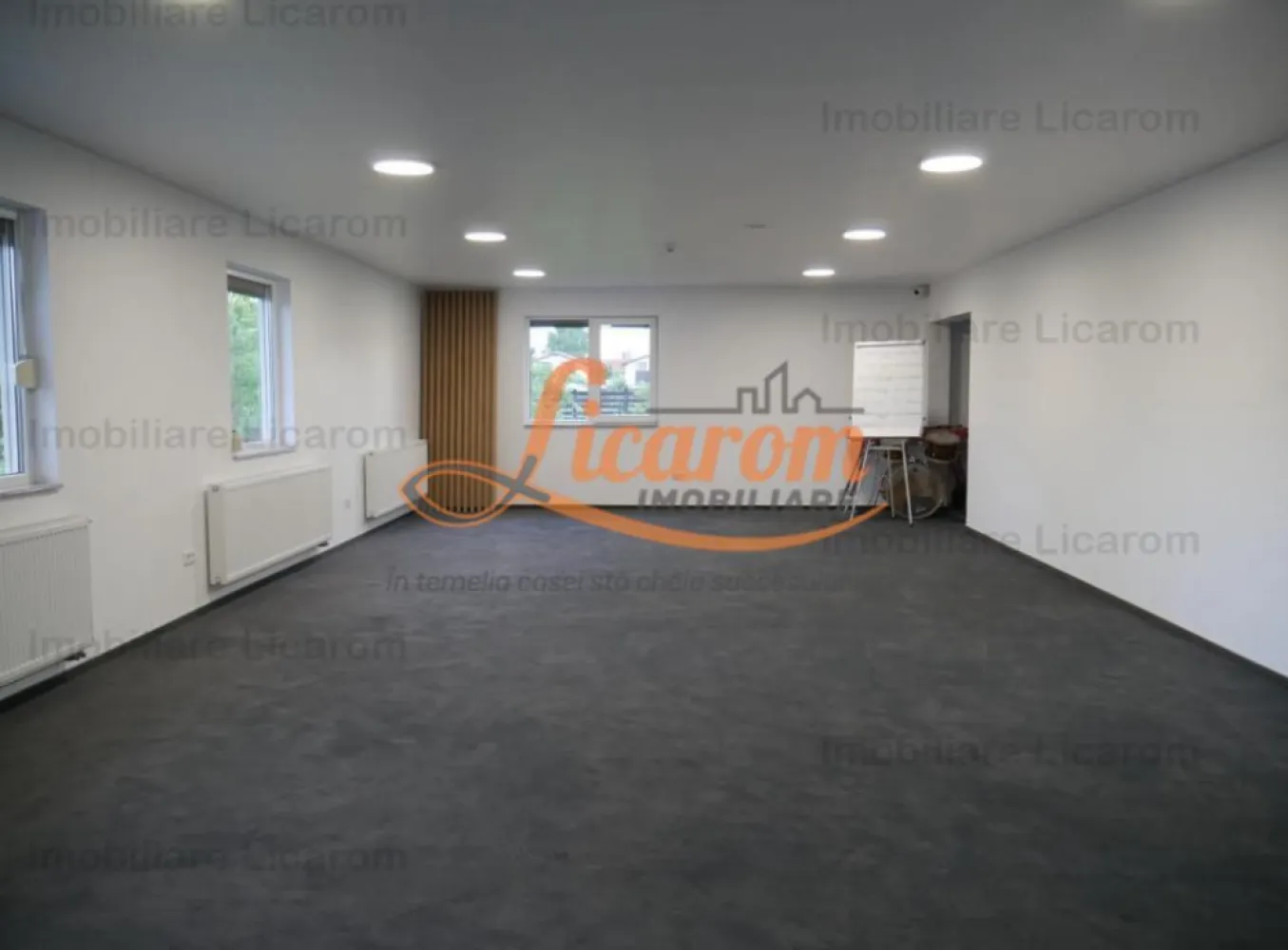 Vila Stupini pentru diverse activitati(gradinita after school),sau locuit - Agentia Licarom Imobiliare propune spre vanzare o vila in Stupini la 10 minute de centrul istoric si de autostrada A7,la 2 minute de centura Brasovului cu potential de transformare multipla (gradinita,after school ,inchiriere regim hotelier, spatiu mixt - firma+ locuinta). 
Imobilul a fost construit in 2004 si extins si modernizat in 2023 pe un teren de 2300 mp constituit din doua parcele una de 1500 mp pe care se afla imobilul si una de 800 mp cu o cale de acces secundara
Constructia este dispusa astfel :
la SUBSOL este spatiu tehnic in suprafata de 20 mp ,
la PARTER este zona deschisa in suprafata de aproximativ 160 mp, bucatarie si un spatiu tehnic si 2 sali de baie,hol si scari de acces la mansarda,
Iar MANSARDA este un hobby room cu baie in suprafata de 72 mp , dresing si balcon , trei camere matrimoniale , o camera tehnica ce se poate folosi ca si bucatarie.
Constructia este racordata si este amenajata cu materiale de cea mai inalta clasa.
Momentan functioneaza ca un CENTRU DE INSTRUIRE SI ECHIPARE CRESTINA (SCOALA.)- La parter = scoala si bucatarie,la Etaj= cazare.
Pretul este de 450000 euro.

Proprietatea este pretabila pentru a fi separata/compartimentata in 2 unitati locative fiecare cu intrarea separata im curte.

Pentru mai multe informatii nu ezitati sa ne contaactati la telefon 0723985424 Consultant imobiliar Liliana si 0741059397 Consultant imobiliar Calin.