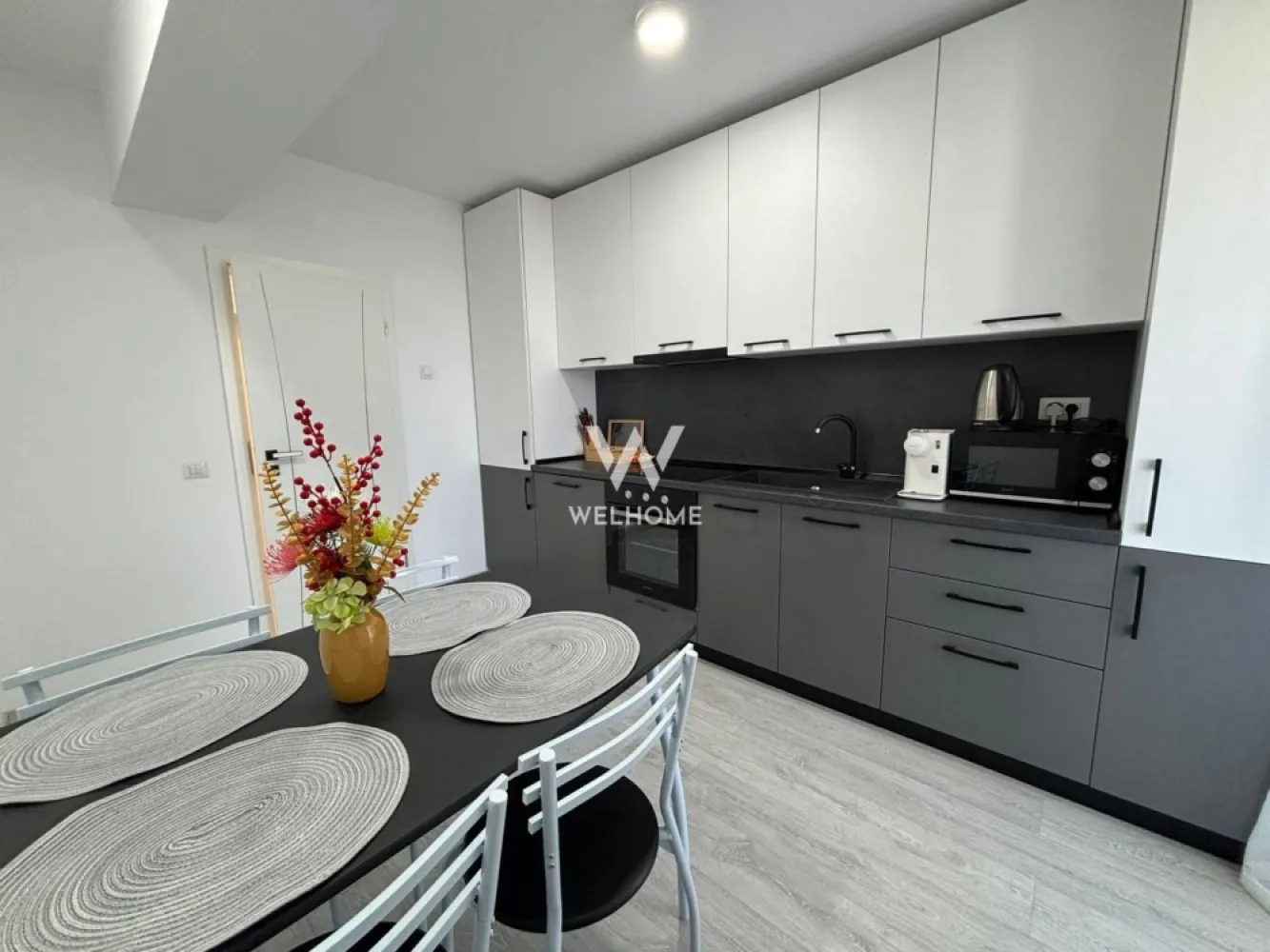 Apartament 2 camere, 2 terase cu priveliște spre munți - Doamna Stanca