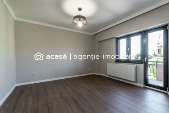 Apartament ultracentral cu 4 camere renovat recent Comision 0
