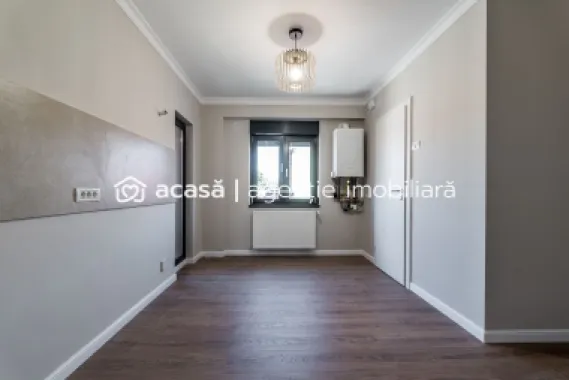 Apartament ultracentral cu 4 camere renovat recent Comision 0
