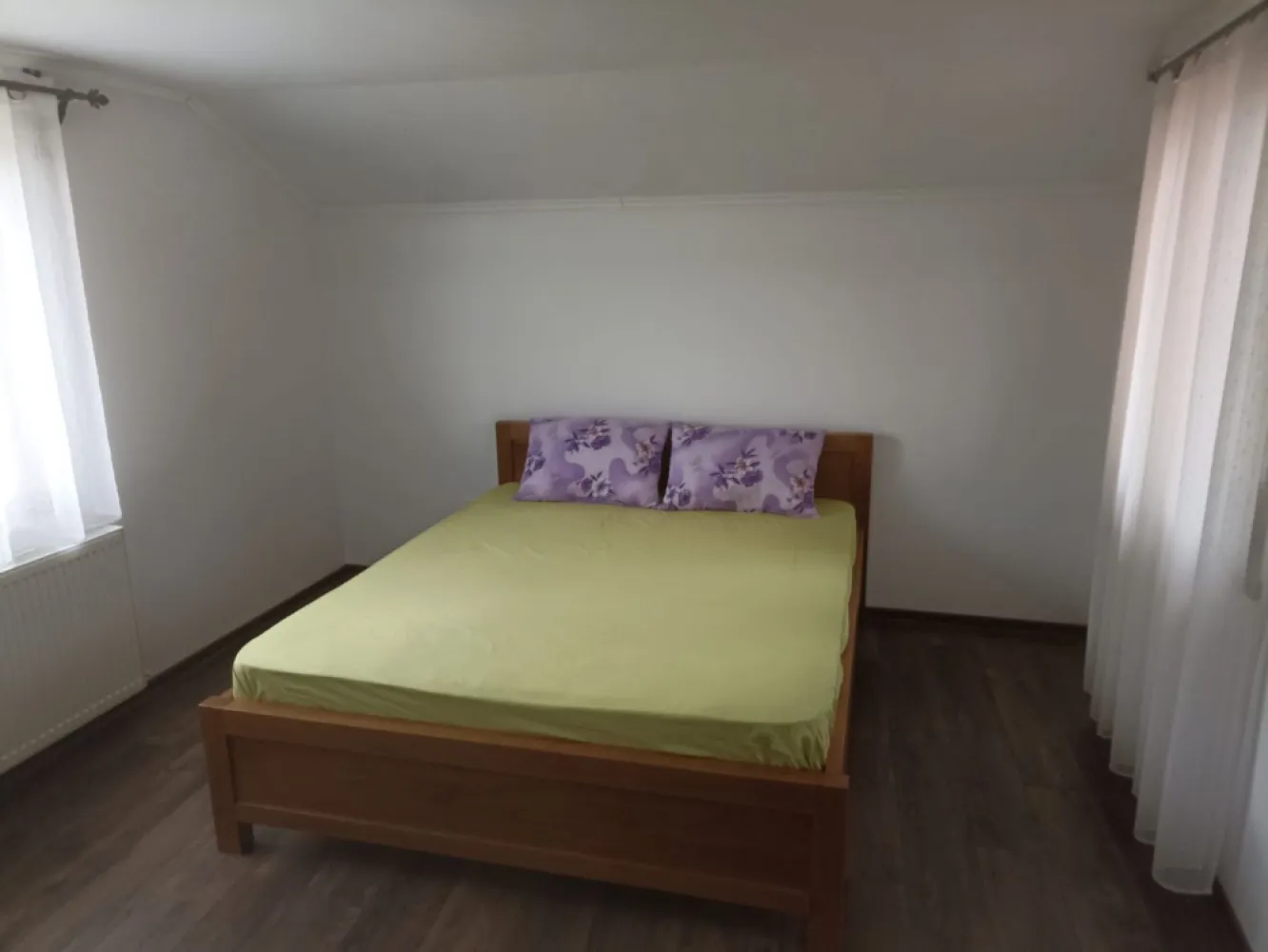 BRASADAS vinde casa NOUA 4 cam 6.5 ari. - Agenția imobiliara BRASADAS vinde casa individuala cu 6 camere si teren aferent 650mp construcție 2010.
Www.brasadas.com.