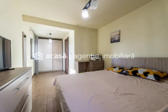 Casă cu5 camere, teren 720 mp, fotovoltaice 13 kW, Aradul Nou
