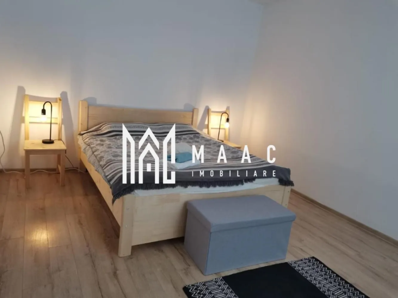 Apartament 2 camere I 50mpu I parcare I Orașul de Jos - MAAC Imobiliare vă oferă pentru închiriere un apartament modern situat la parterul inalt al unui imobil amplasat în Orașul de Jos, Sibiu.

Compartimentare:
- Hol de acces, bucătărie închisă, 2 dormitoare, baie

Facilități:
- Mobilat și utilat ; panouri solare, costuri reduse pentru curentul electric; incălzire cu centrală termică; mașină de spălat rufe și uscător la subsol; loc de parcare în fața casei.

Condiții Închiriere:
-Inchiriere pe termen lung
- Nu se fumează în spațiile închise
- Valoarea chiriei inițiale plus garanția, în același cuantum, sunt achitate la semnarea contractului de inchiriere.

Locația oferă acces rapid către Piața Mare și mijloacele de transport în comun.

Pentru mai multe detalii, vă rugăm să ne contactați, precizând ID CP2327731.