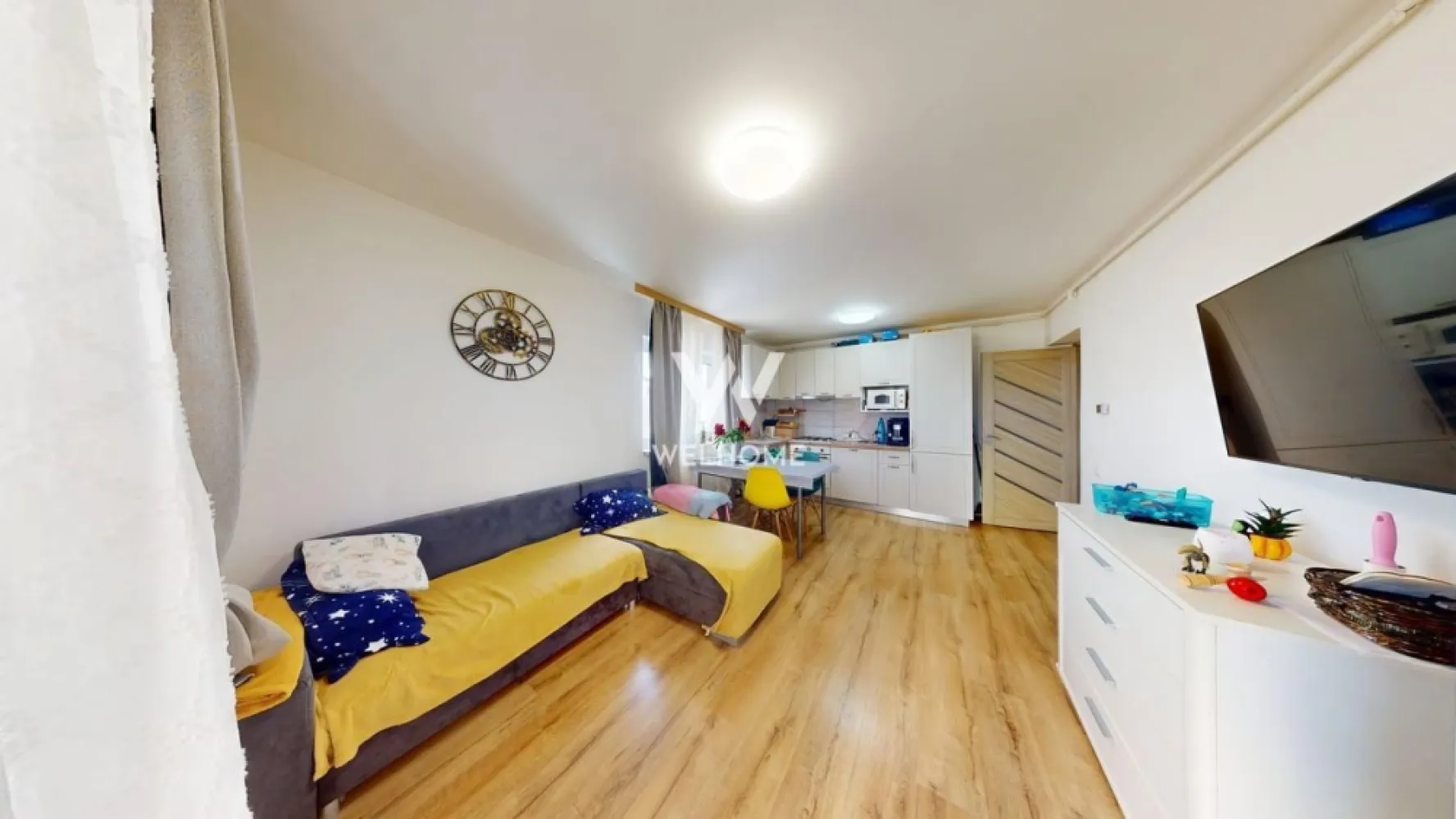 Ap modern, 52 mp utili + gradina de 24 mp + parcare -C.Arhitectilor - Se ofera spre vanzare un apartament modern, situat intr-o zona linistita din Cartierul Arhitectilor, perfect pentru cei care isi doresc un camin practic, bine compartimentat si cu spatiu exterior privat. Este un apartament cu 2 camere pe care proprietarul l-a regandit si l-a transformat in 3 camere.

Suprafata utila: 52 mp
Gradina privata: 24 mp
Loc de parcare inclus

Locuinta este compartimentata eficient si este compusa din:
✔ hol de acces
✔ living luminos cu bucatarie open space
✔ 2 dormitoare
✔ baie
✔ spatiu exterior pentru depozitare

Avantaje:
✅ gradina privata
✅ loc de parcare inclus
✅ mobilat si utilat complet
✅ zona aerisita si linistita
✅ acces rapid catre Sibiu
✅ potrivit atat pentru locuit, cat si pentru investitie

📞 Pentru mai multe informatii sau programarea unei vizionari, contacteaza-ne.
