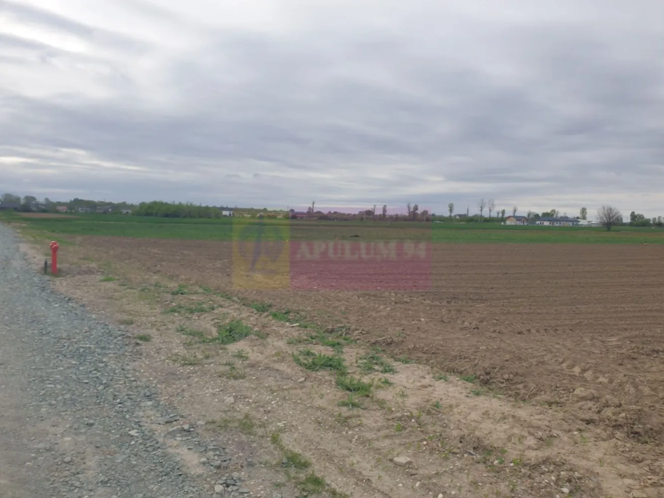 Teren ideal dezvoltare imobiliară în Măgurele strada Atmosferei - La 10 minute de București, lângă Institutul National de studiere a Atmosferei, chiar pe strada Atmosferei, cu un front stradal de peste 35ml avem un teren compact, intravilan construibil, perfect pentru a dezvolta un ansamblu rezidențial conform normelor de urbanism existente. Avem toate utilitățile prezente (apă curentă, canalizare, curent, gaz și internet), accesul din București este extrem de ușor, localitatea Măgurele fiind practic o extindere a zonei de sud a capitalei. Zona este recent branșată la utilități și cunoaște o dezvoltare accelerată, sunt câteva proiecte rezidențiale în proximitate, unele finalizate, altele în derulare. În prezent terenul este propus pentru dezmenbrarea în parcele, prețul per metru pătrat la parcelă fiind evident mai mare recomandăm celor interesați de a dezvolta un proiect rezidențial într-o zonă bună cu utilități prezente să ne contacteze. Pentru mai multe detalii și programarea de vizionări vă rugăm sunați, Daniel, Apulum94.