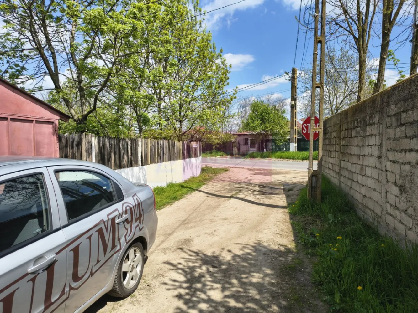 Poșta -Teren 12.450mp pretabil hală/rezidențial la 150ml de utilități