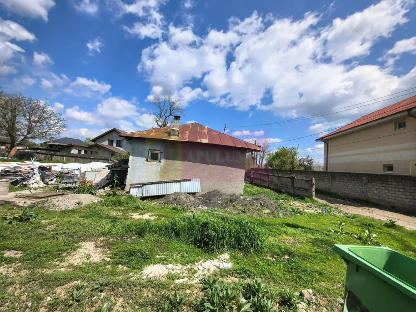 Teren cu o casă demolabilă în satul Poșta la 15 minute de București